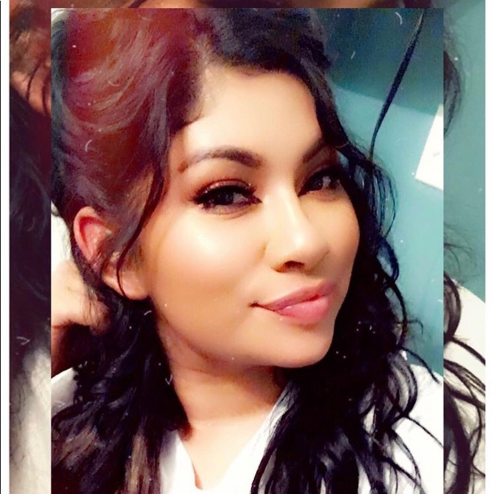Meet your Posher, Crystal